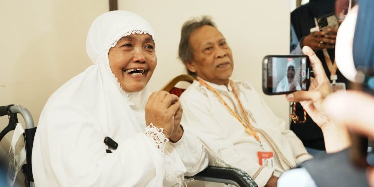 12 Tahun Hidup Tanpa Kaki, Endang Akhirnya Bisa Naik Haji Bareng Suami