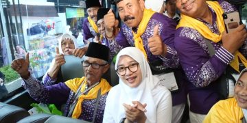 Dari Loper Koran ke Tanah Suci: Kisah Pak Dulhari Menabung 15 Tahun Demi Haji
