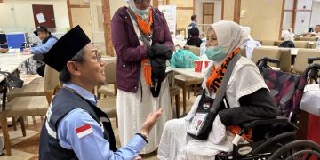 “Aku Akan Jadi Mata dan Kaki Ummi”: Kisah Cinta dan Pengandian Anak pada Ibu di Tanah Suci