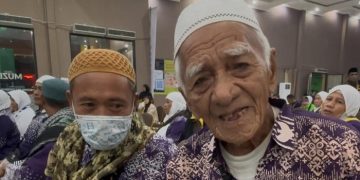 Luar Biasa! Kakek 104 Tahun Ini Tuntaskan Haji Tanpa Bantuan Pendamping dan Kursi Roda