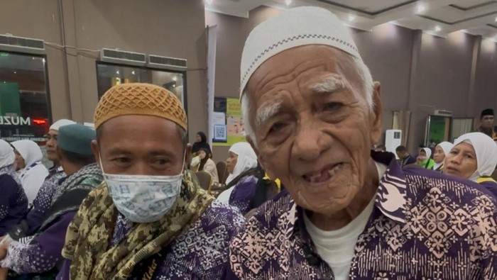 Luar Biasa! Kakek 104 Tahun Ini Tuntaskan Haji Tanpa Bantuan Pendamping dan Kursi Roda