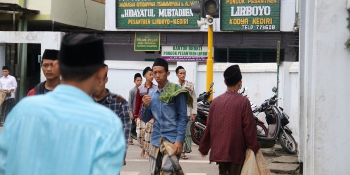 Usai Viral Tayangan Trans7, Pesantren Lirboyo Unggah Pesan Menyentuh Soal Kiai dan Pesantren