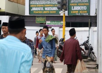Usai Viral Tayangan Trans7, Pesantren Lirboyo Unggah Pesan Menyentuh Soal Kiai dan Pesantren