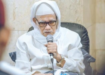 Profil KH Anwar Manshur, Ulama Sepuh Lirboyo: Tetap Mengajar di Usia 87 Tahun, Teladan Istiqamah Santri