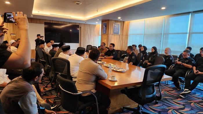 Bertemu Alumni Lirboyo, Trans7 Minta Maaf dan Siap Bertanggung Jawab