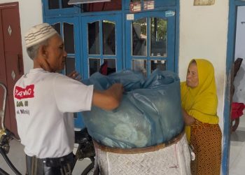 Berawal Dari Nabung Rp200 Sehari, Pedagang Kerupuk di Jombang Wujudkan Mimpi Berhaji