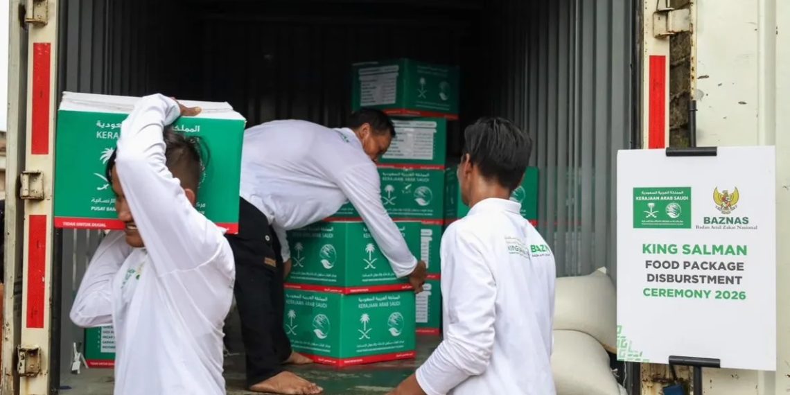 Saudi Salurkan 2,2 Juta Al-Qur’an dan 1.000 Ton Kurma Selama Ramadhan
