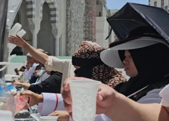 Jalani Ibadah Haji di Panas Terik? Lakukan Hal Ini Agar Tubuh Jemaah Tetap Terhidrasi!