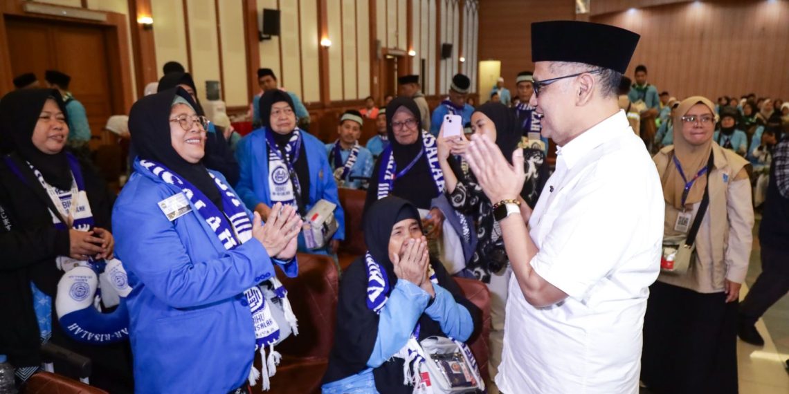 Menhaj Lepas Keberangkatan 391 Jemaah Kloter Pertama Haji 2026