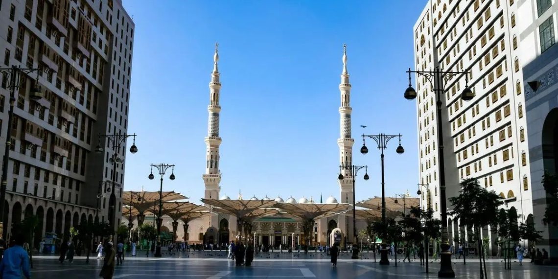 Suhu Madinah Tembus 36°C, Jemaah Haji Diminta Jaga Kesehatan dan Kurangi Aktivitas Berat