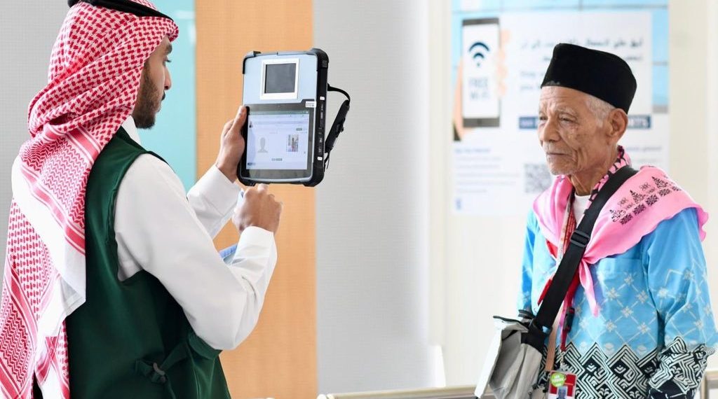 Saudi Pangkas Antrean Kedatangan Haji dengan Sistem Imigrasi Mobile