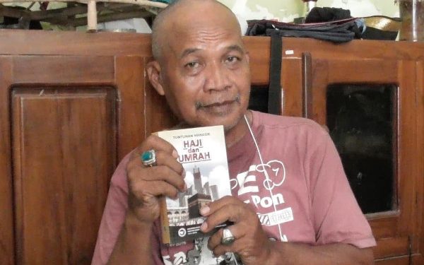 Dari Sempritan Parkir ke Tanah Suci: Kisah Sucipto, Jukir Purwokerto yang Menabung Belasan Tahun Demi Haji