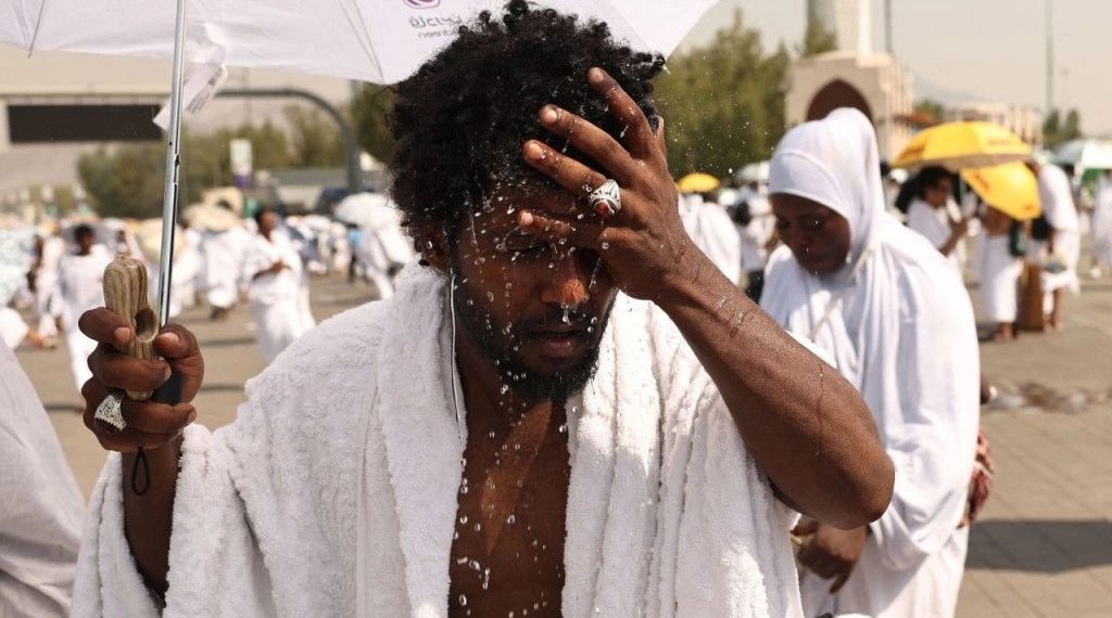 Haji di Tengah Cuaca Panas Makkah 40°C, Ini Gejala Heatstroke yang Harus Diwaspadai