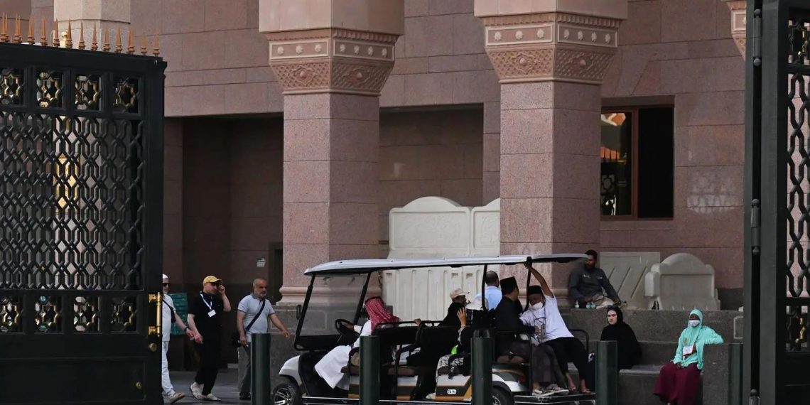 Saudi Perkuat Layanan Haji untuk Lansia dan Penyandang Disabilitas di Masjid Nabawi