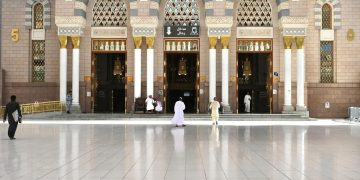 Cuaca Madinah Bisa Sangat Panas, Kok Lantai Masjid Nabawi Tetap Adem? Ini Jawabannya