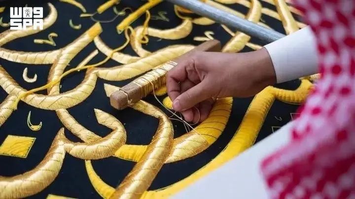 Ternyata Kiswah Ka’bah Tak Dibuat dari Satu Kain Saja, Ada 7 Jenis Kain dengan Fungsi Berbeda