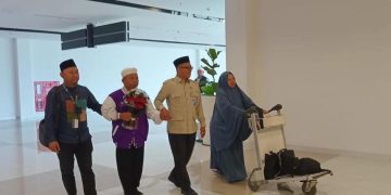 Kisah Supanto Bikin Haru: Berangkat Haji Lumpuh, Pulang Bisa Jalan Lagi