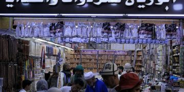 Dijuluki ‘Tanah Abang-nya Makkah’, Pasar Kakiyah Diserbu Jemaah Haji Indonesia Berburu Oleh-Oleh