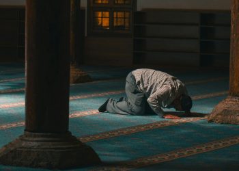 Sudah Banyak Ibadah, Kok Makin Cinta Dunia? Ini yang Perlu Dievaluasi