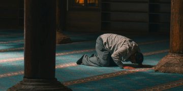 Sudah Banyak Ibadah, Kok Makin Cinta Dunia? Ini yang Perlu Dievaluasi