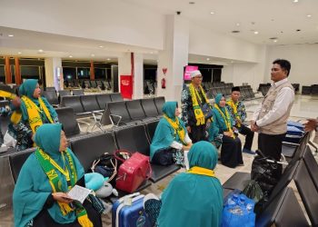 Kemenhaj Buka Pos Layanan di Bandara Soekarno-Hatta, Jemaah Umrah Dipantau Sejak Keberangkatan